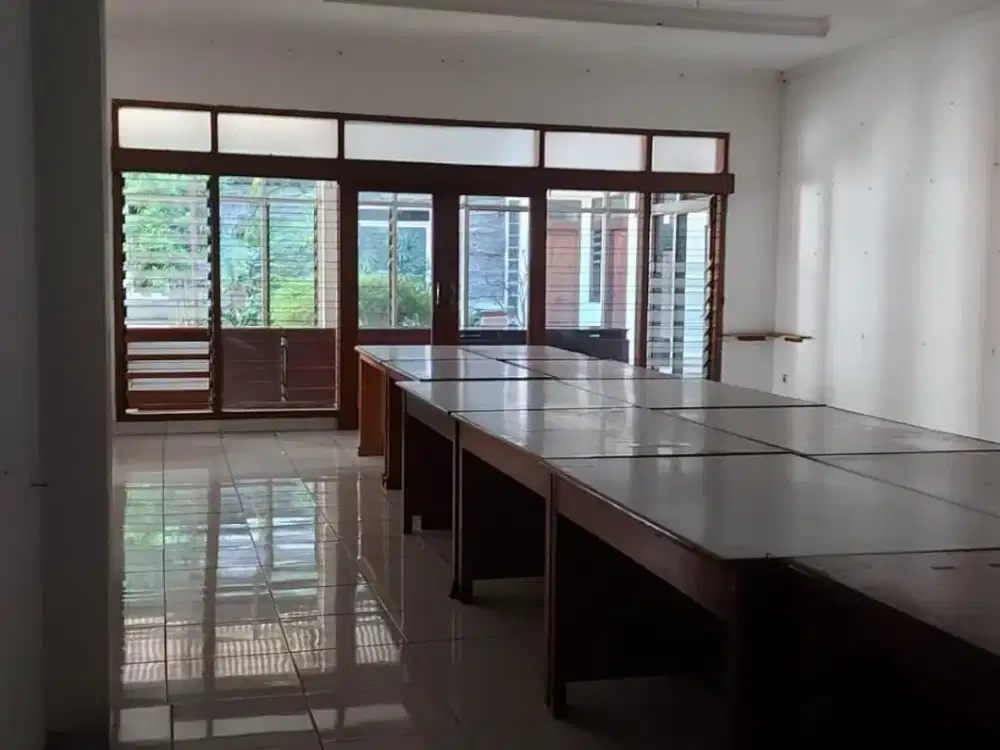 Rumah Luas Siap Huni di Jl. Cimanuk Citarum Bandung
