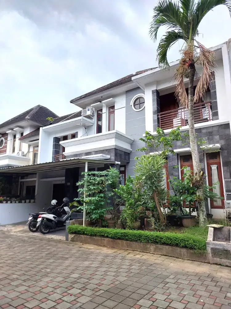 Rumah Strategis Lingkungan Perumahan di Jalan HOS Cokroaminoto