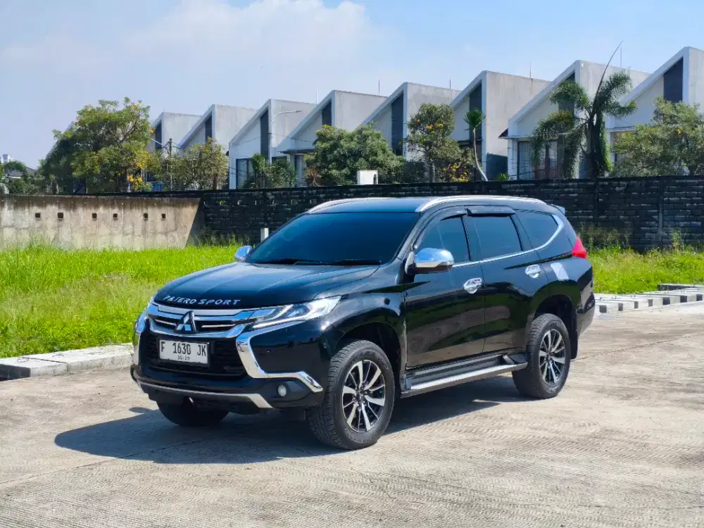 Dp 25jt - Pajero Sport Dakar Ultimate CBU Matic Diesel 2019 Hitam