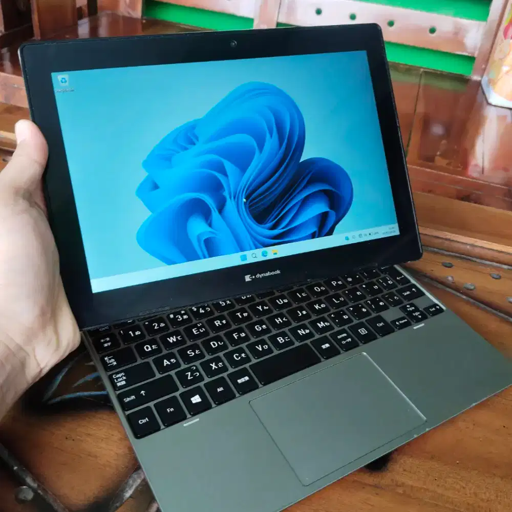 Toshiba Dynabook K50 Touchscreen