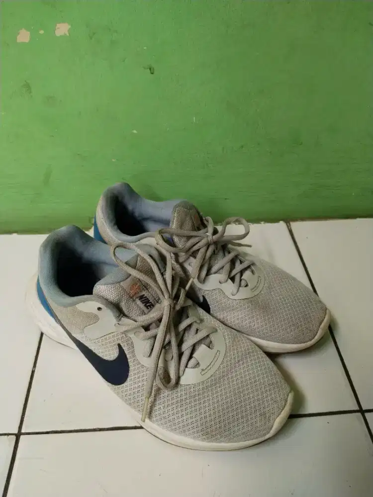Sepatu nike revolution 6 ukuran 41