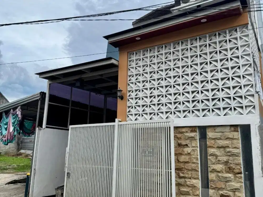 Dijual Rumah Terawat 2 Lt 700 Jtan di Saptorenggo Pakis Malang