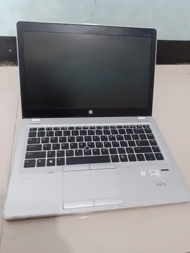 Laptop hp folio ( core i5 + ram 8 gb + ssd intel 180 gb ) siap pakai