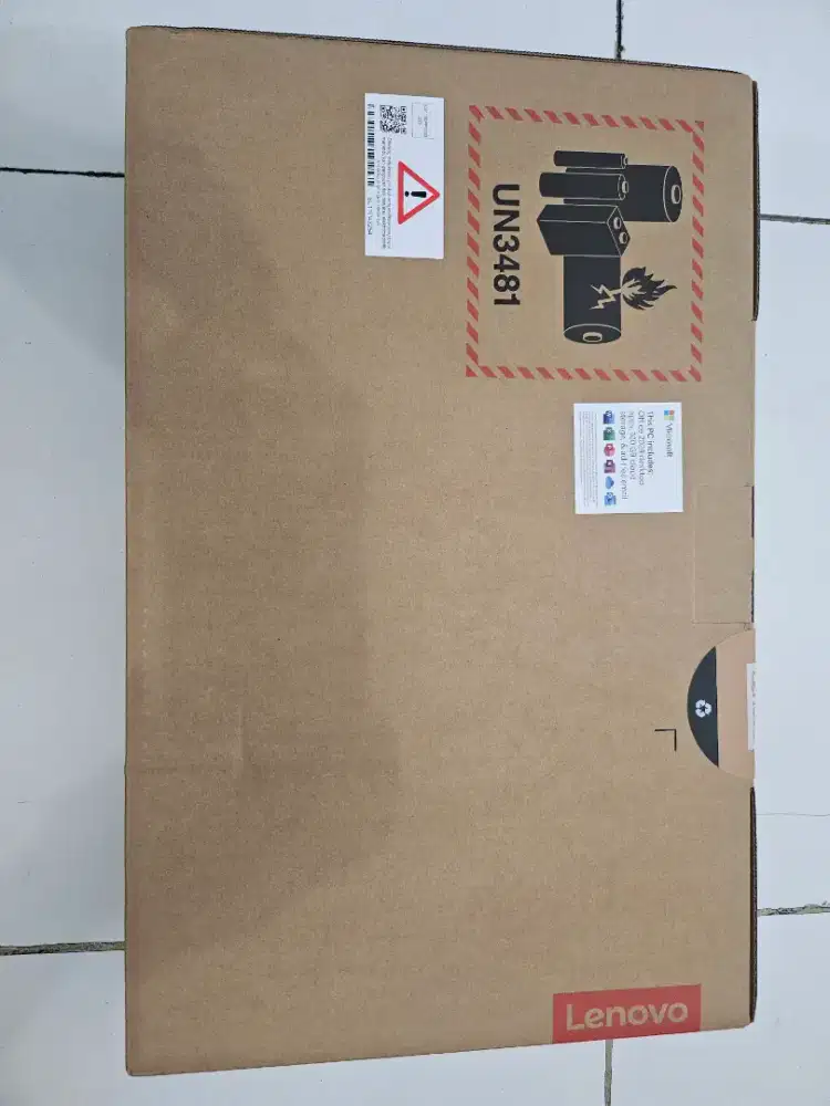 Lenovo yoga slim 7 14akp10 baru