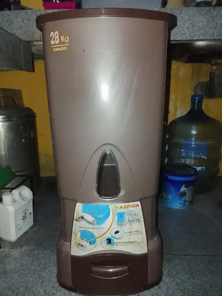 Tempat beras 28kg