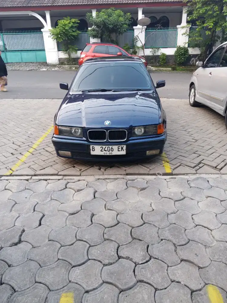 BMW E36 320i 1995 AT LIMITED EDISION