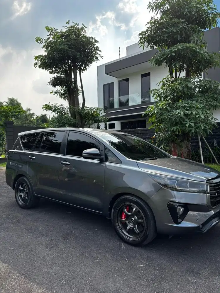 Toyota Innova Reborn V Diesel 2.4 Matic 2020