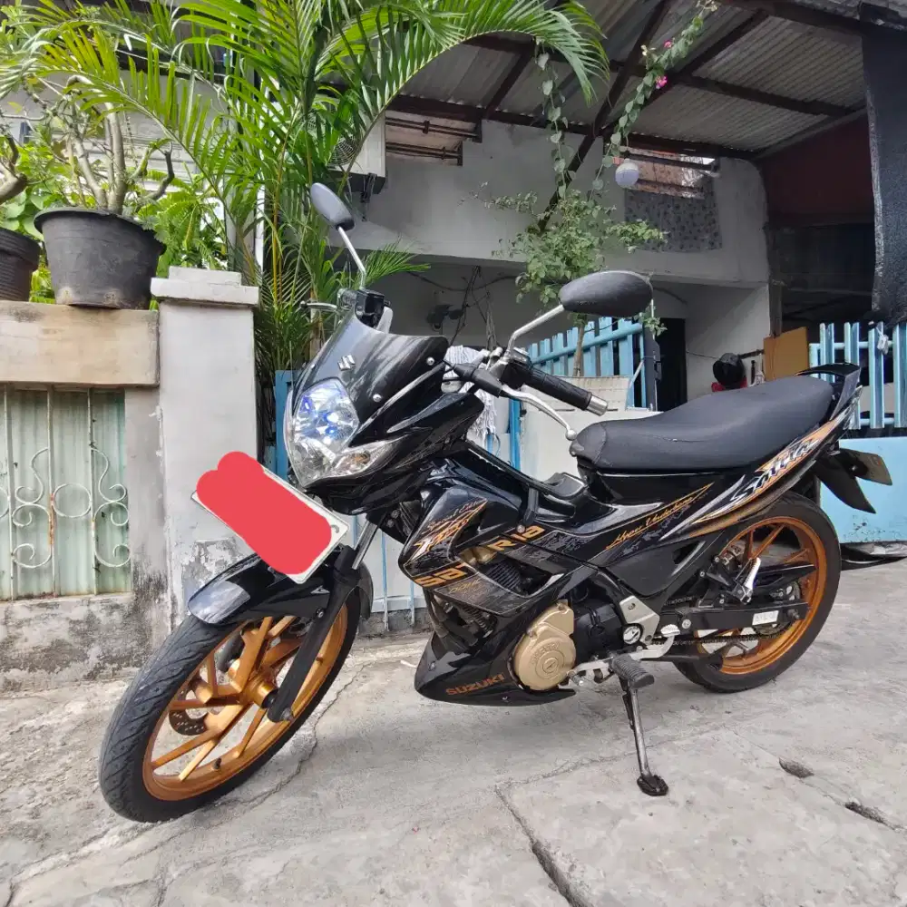 SUZYKI SATRIA MOTOR RAWATAN TANGAN PERTAMA