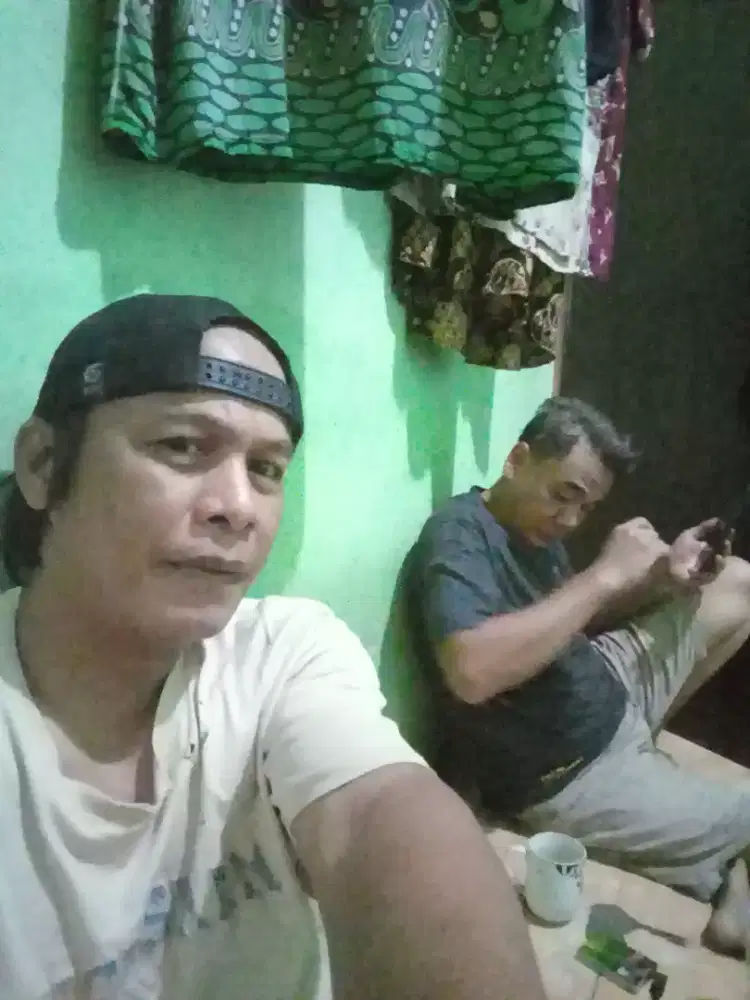 Jasa pengecatan cat epoxy lantai dan perbaikan lantai yg bolong retak