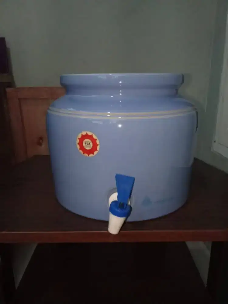 Guci air minum galon