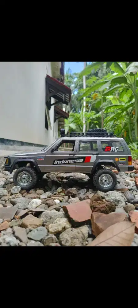 RC MN78 Jeep Cherokee warna silver full propo
