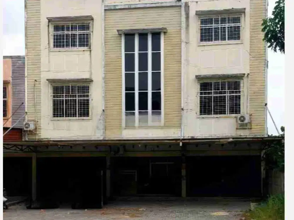 RUKO 3 PINTU STRATEGIS DI PUSAT KOTA DEKAT UNIV. ABDURRAB & CIPUTRA MALL