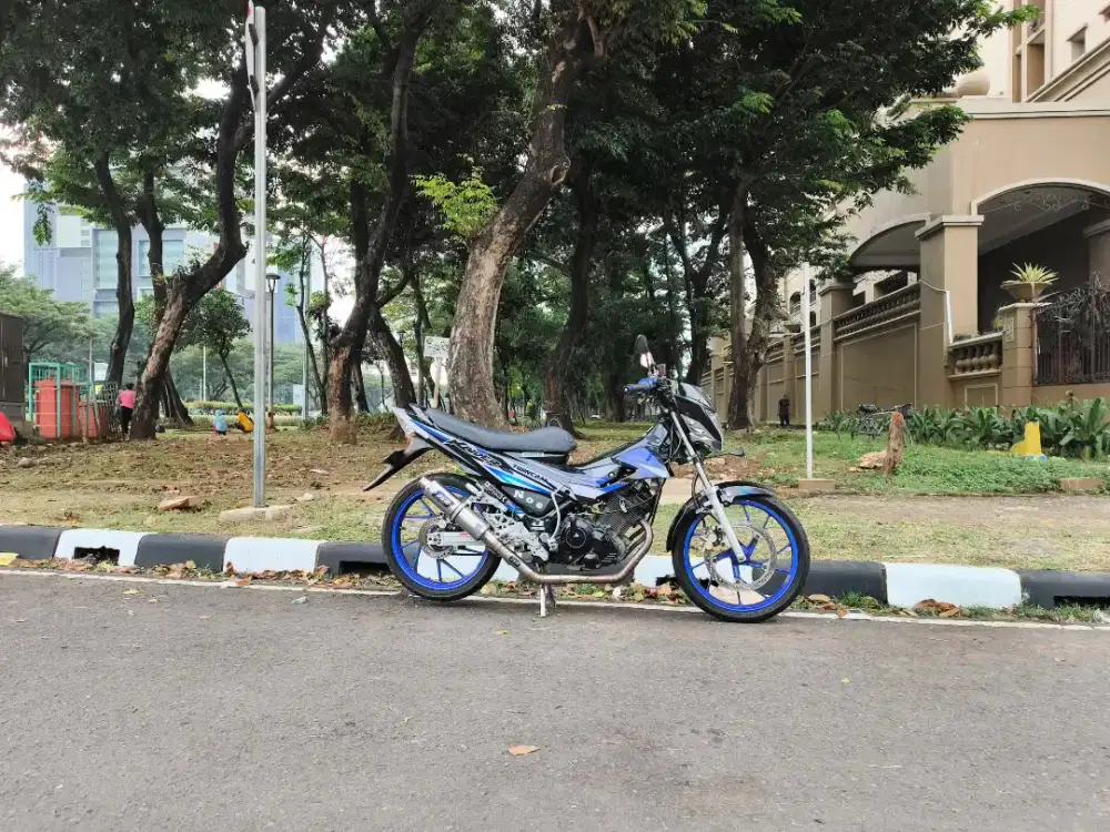 Satria fu 150 warna black
