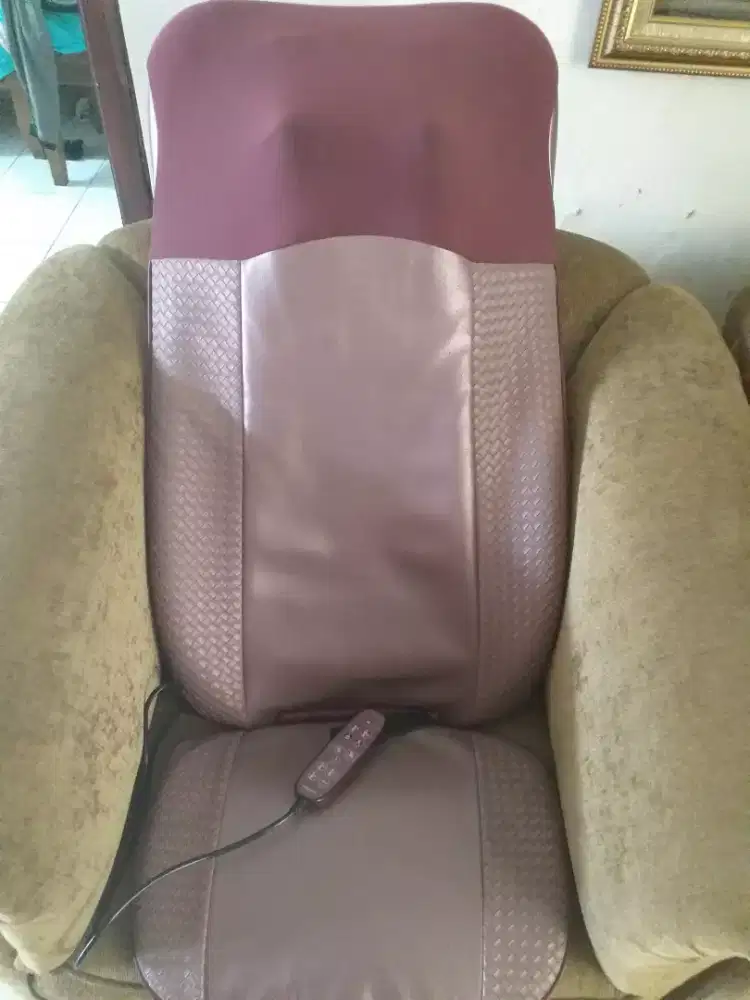 OSIM UJOLLY  massage chair infra red