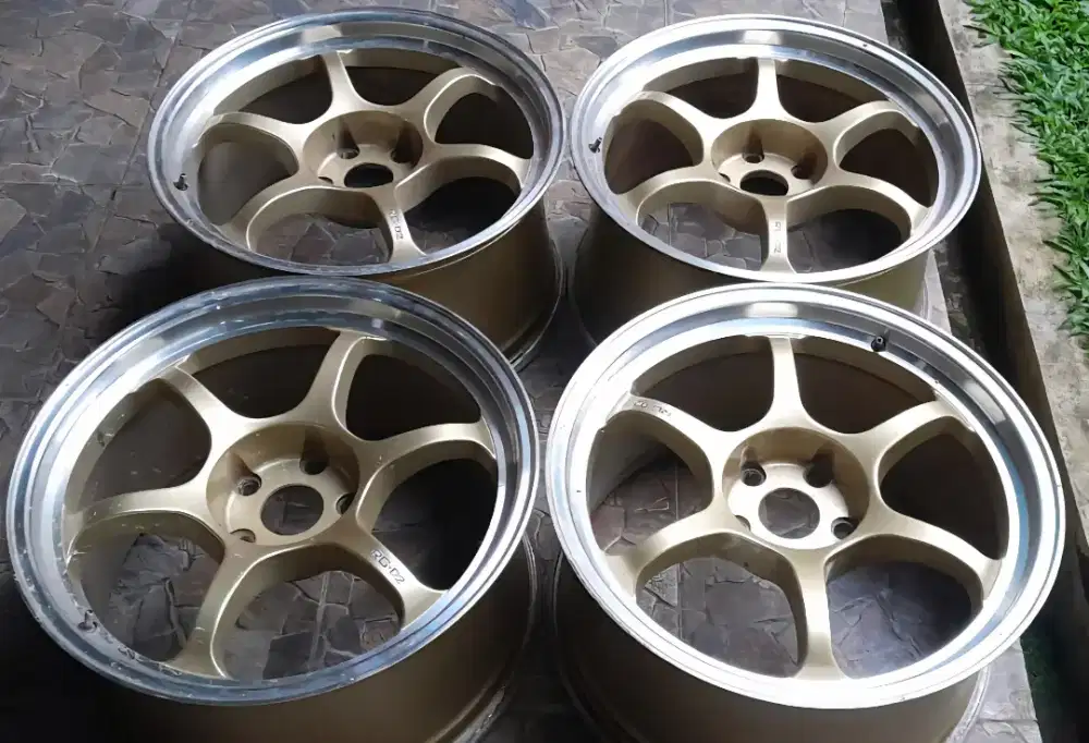 Velg advan RG D2 9.5  rata ban toyo like new