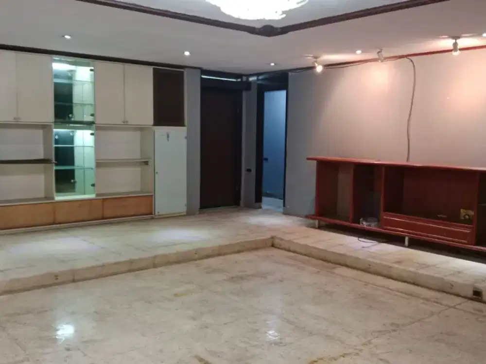 Dijual rumah besar megah full furnished di Ancol Timur Jakarta Utara