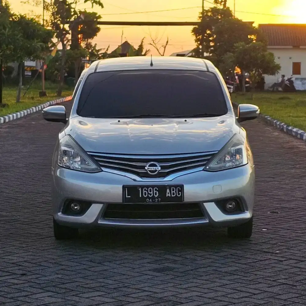 Kredit Dp 8jt,grand livina 1.5 XV matic 2017