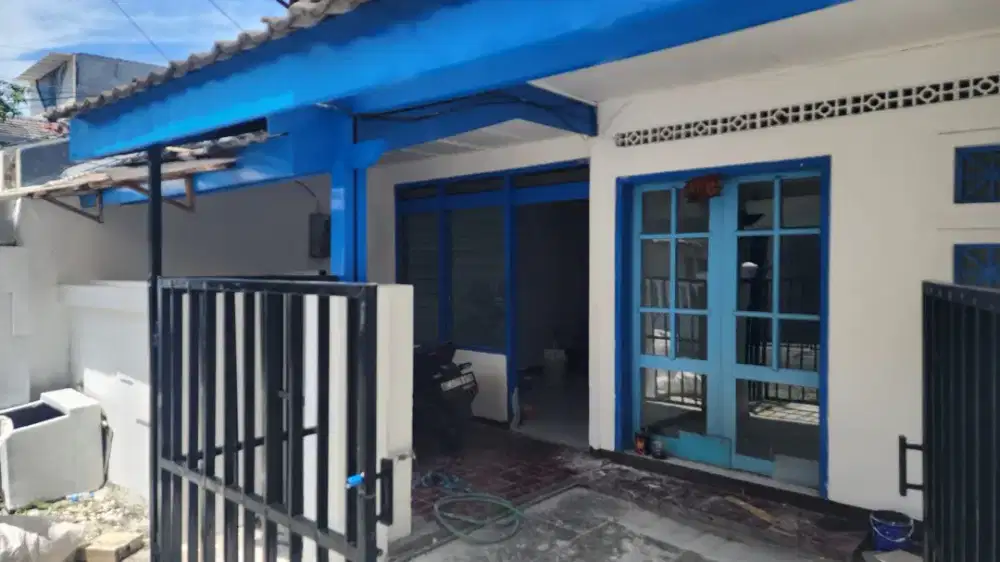 Disewakan Rumah Second Terawat di area semolowaru, Surabaya