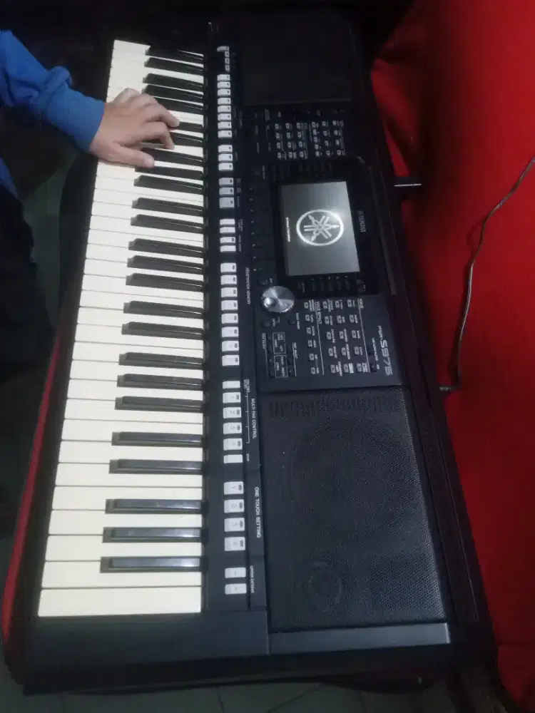 Keyboard Yamaha psr S 975