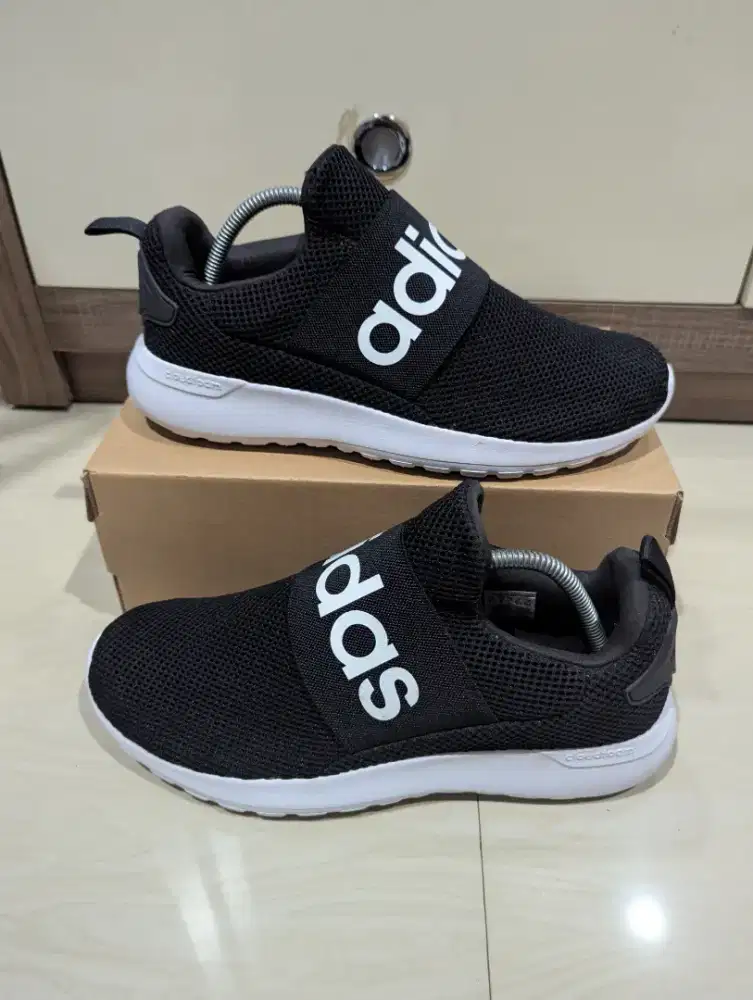 Sepatu Adidas cloudfoam preloved size 43
