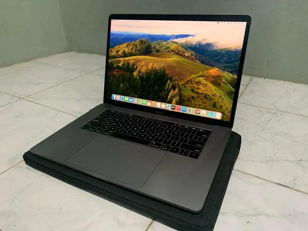 MACBOOK PRO 2018 I7 16/512