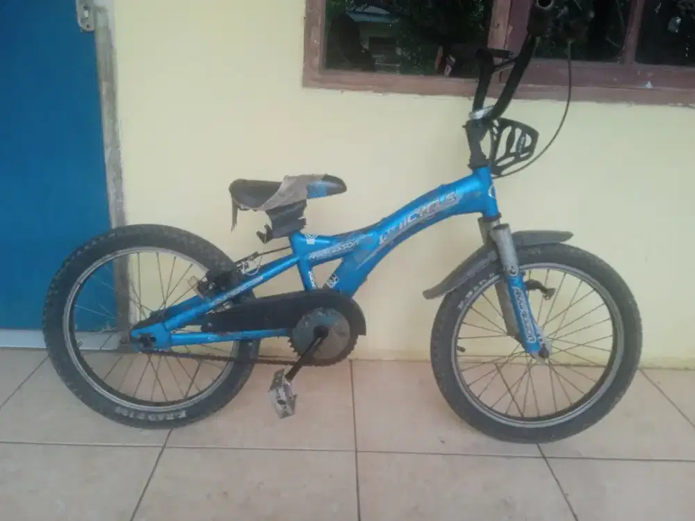 Sepeda BMX uk 16
