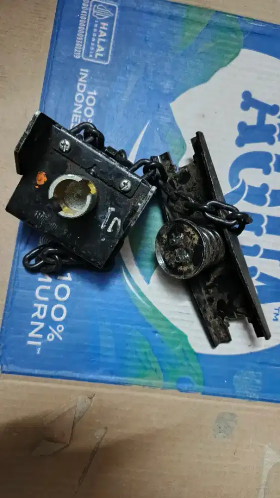 Gantungan ban hino dutro / dina