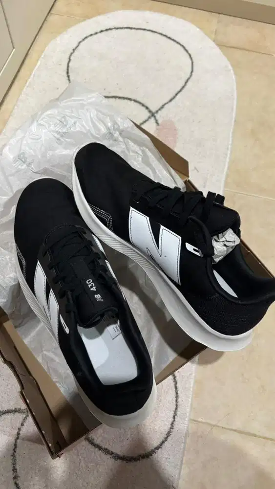 Sepatu NB Pria 44