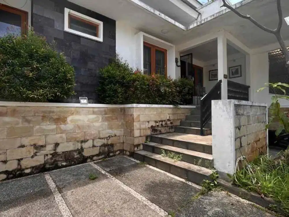 Rumah disewakan dalam perumahan di Cinere