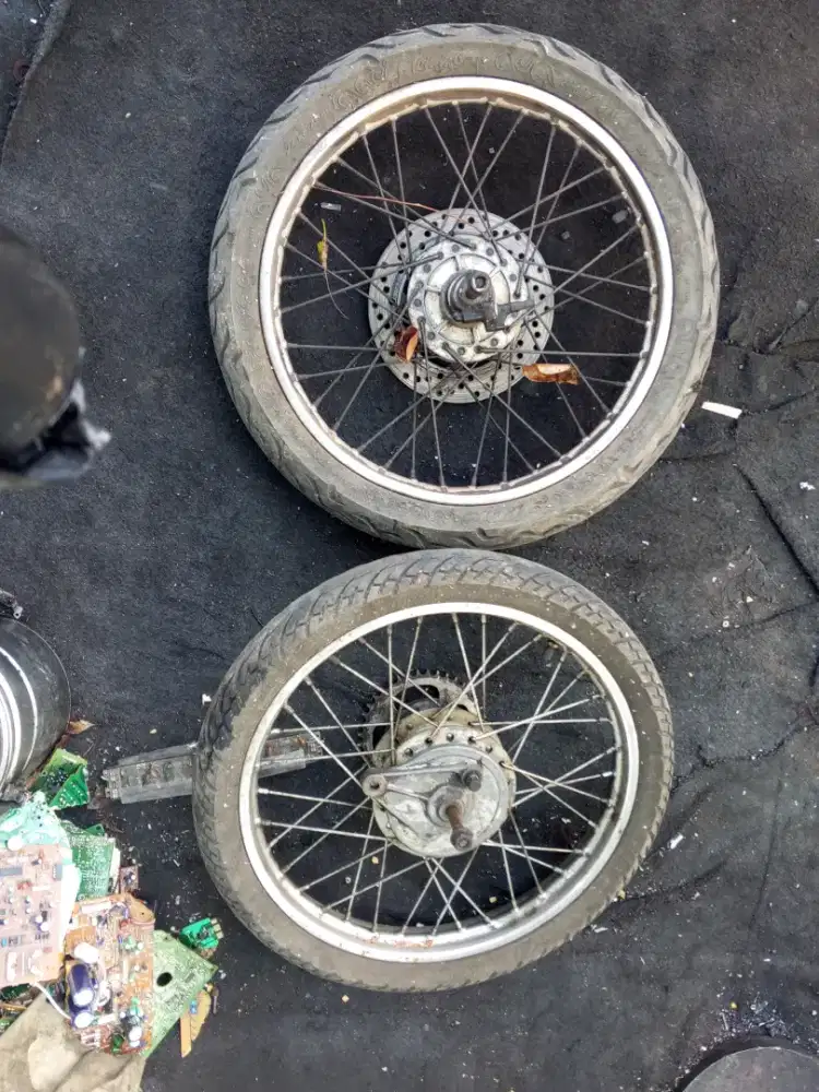 Velg Supra jari jari sepasang Rp 200rb net.