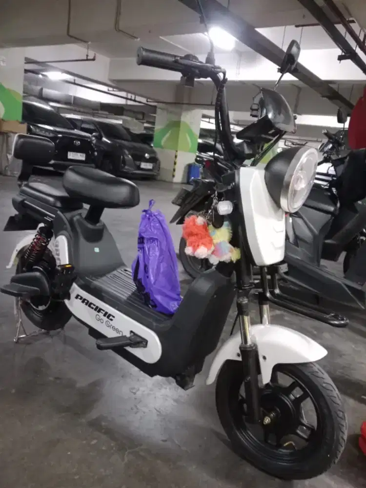 Jual cepat sepeda listrik merek PACIFIC kondisi Masi mulus
