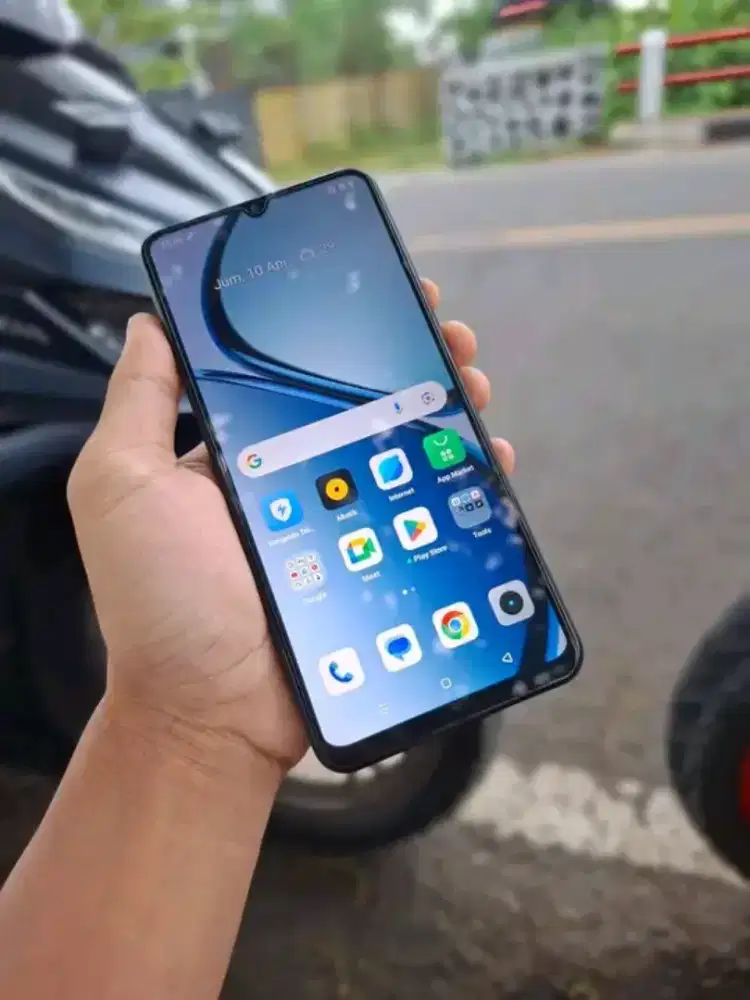 Realme C51 NFC 4+6/64 No minus, kelengkapan hp dan cas ori.
