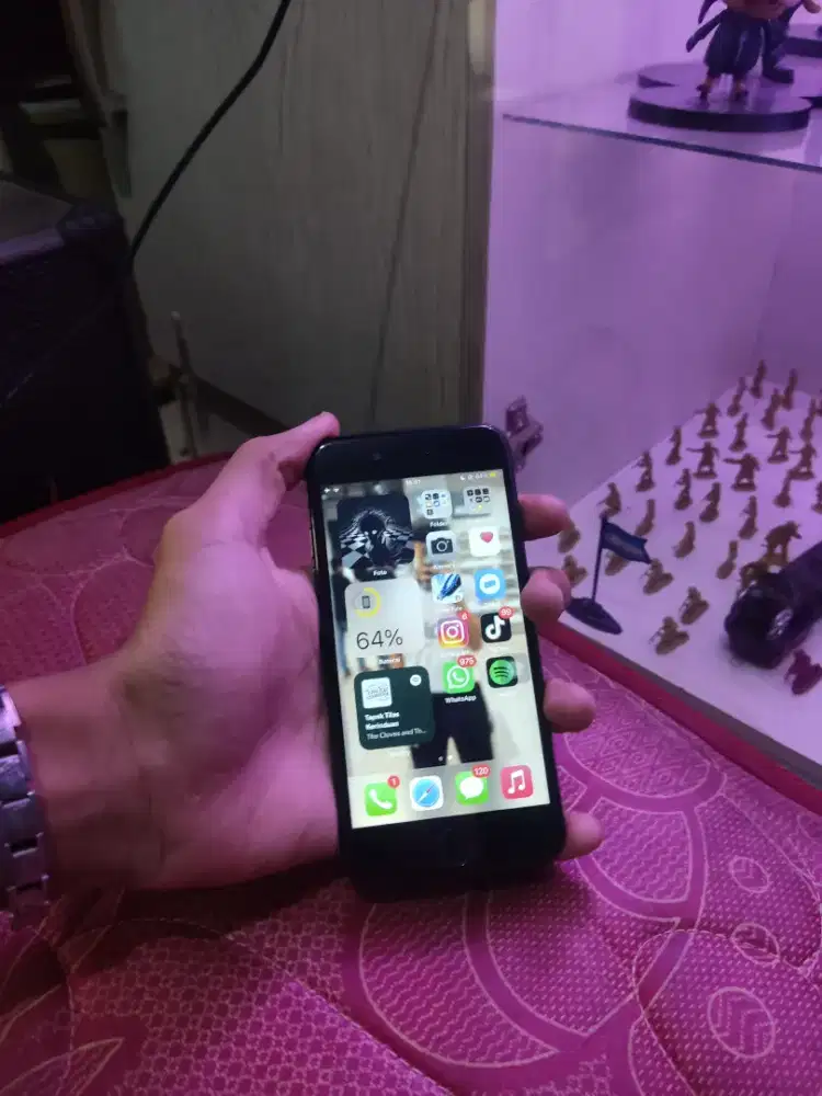 IPHONE 7 32GB Masih layak pakai