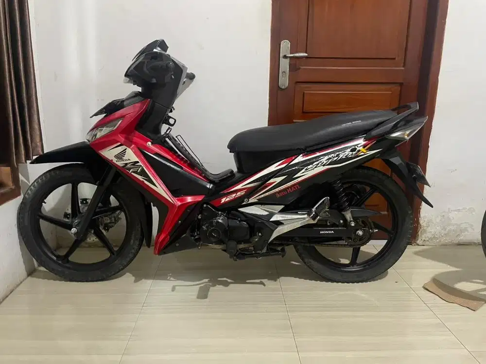 Jual motor supra x 125 2015 injeksi