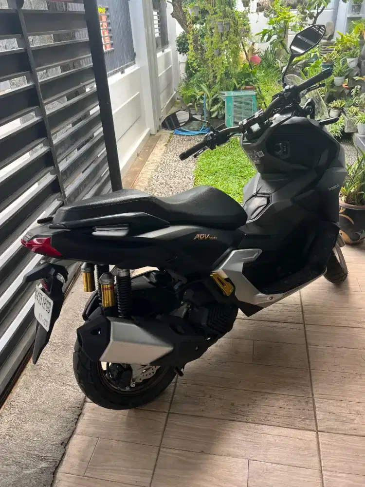 Honda ADV 160 ABS 2024 - Pajak Panjang & Tangan Pertama