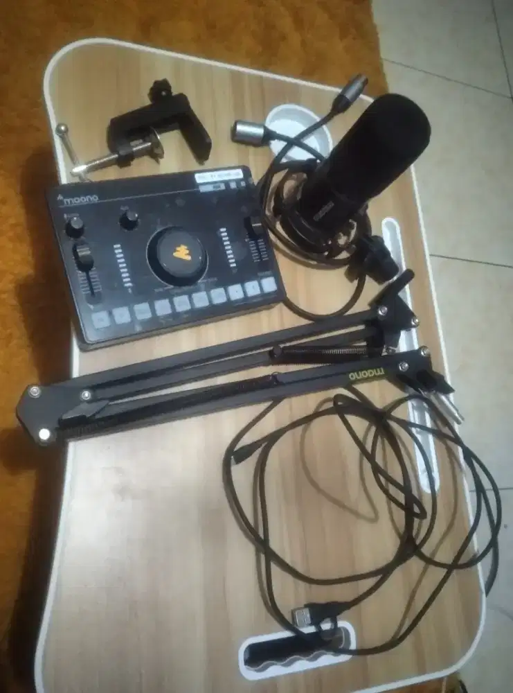 Soundcard dan mic maono