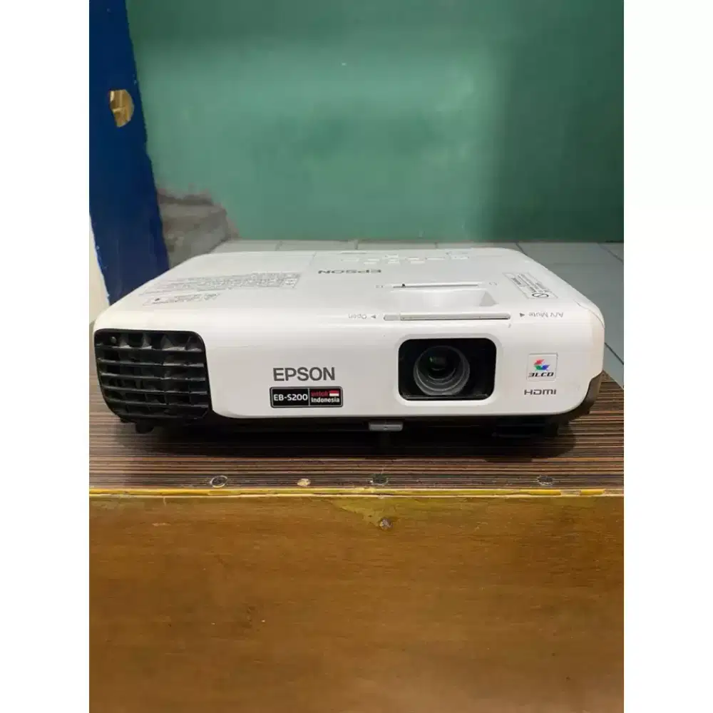 Jual proyektor bekas. Layar buram