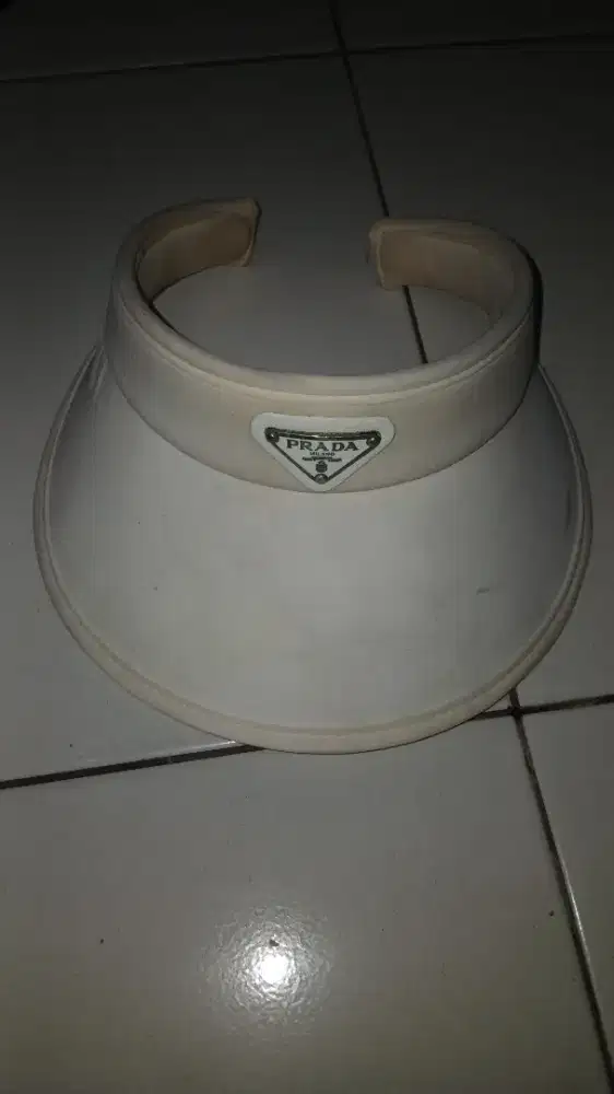 Topi visor Prada