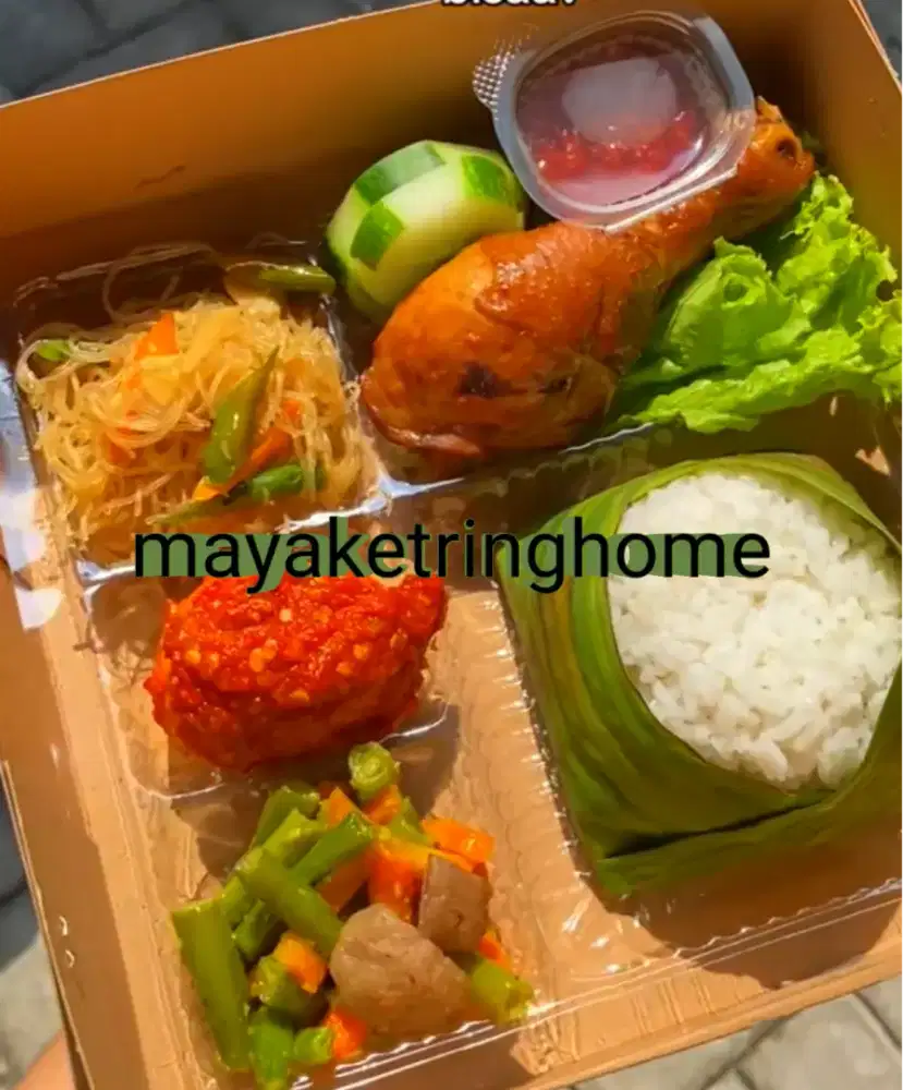 Aneka nasi kotak dengan harga bervariasi