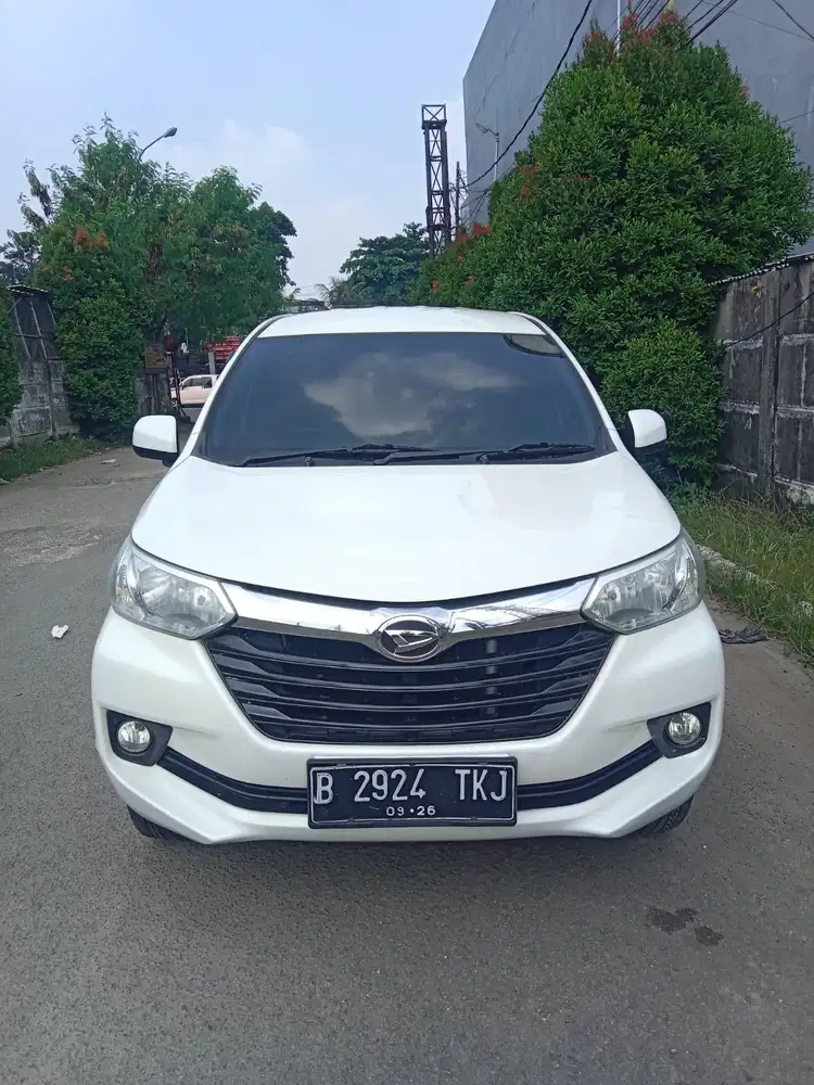 Daihatsu Xenia R deluxe AT 2016