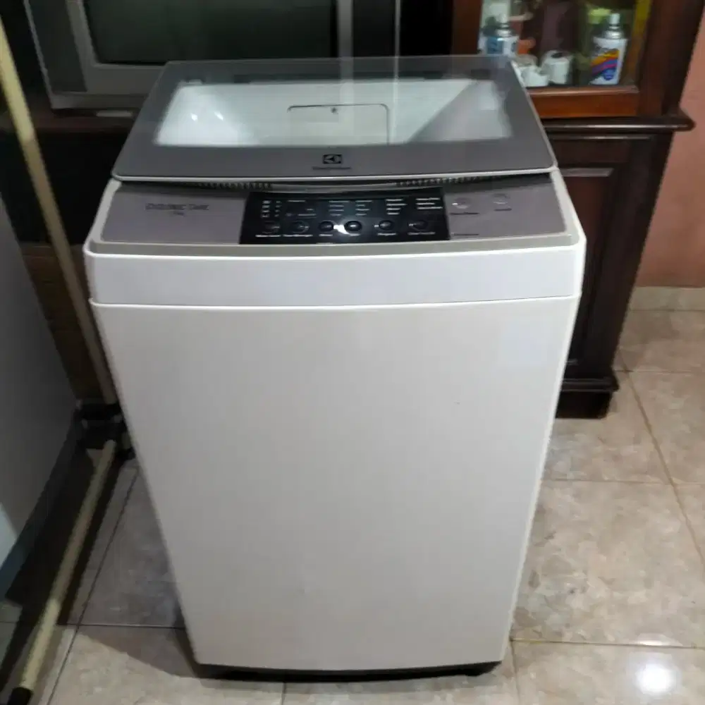 Mesin cuci 1tabung Electrolux 7, 5 kg normal type EWT7588H1WB, Bekut.