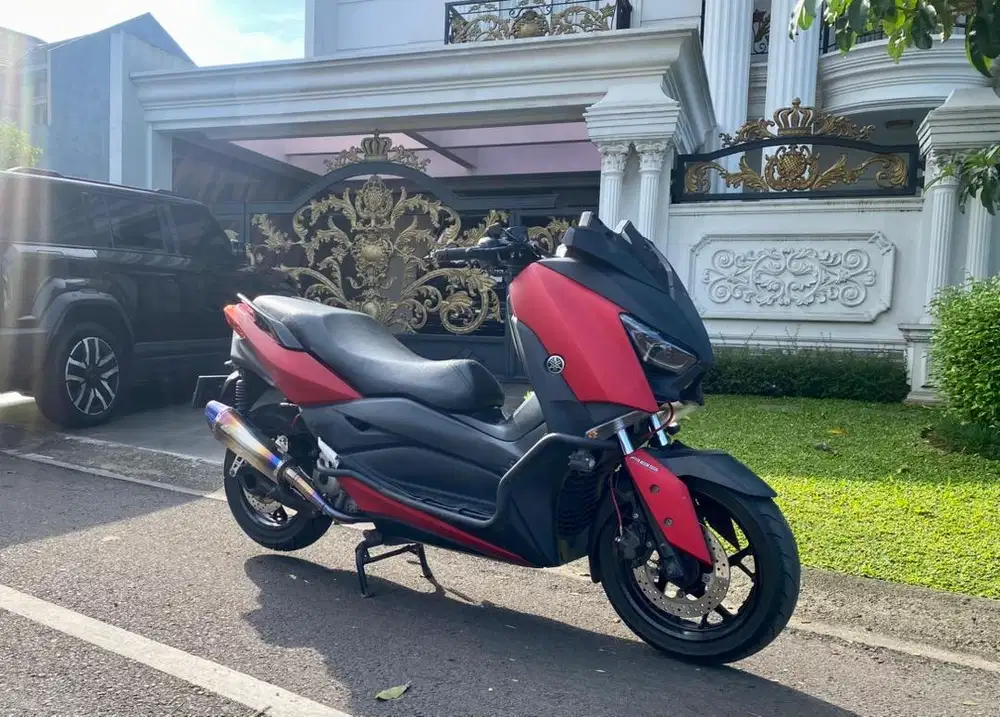 Bismillah di jual xmax warna favorit merah type tertinggi ABS