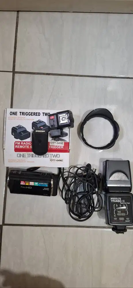 handycam jvc GZ-E10 gratis flash dan trigger