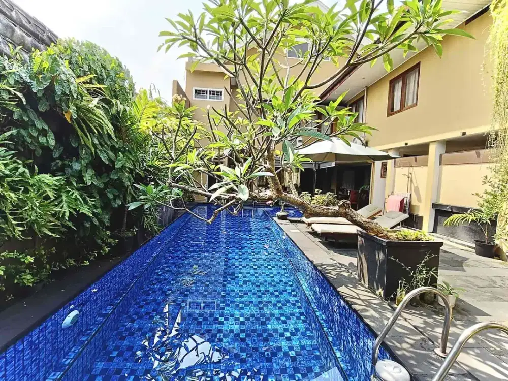 Di Jual Rumah Denga Kolam Renang Luas Harga Bagus Dekat Tol Bintaro