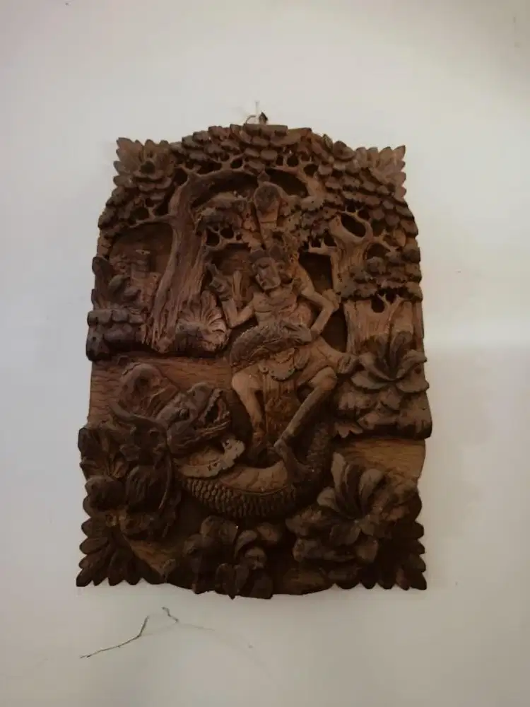 Patung Ukiran Kayu Khas Bali