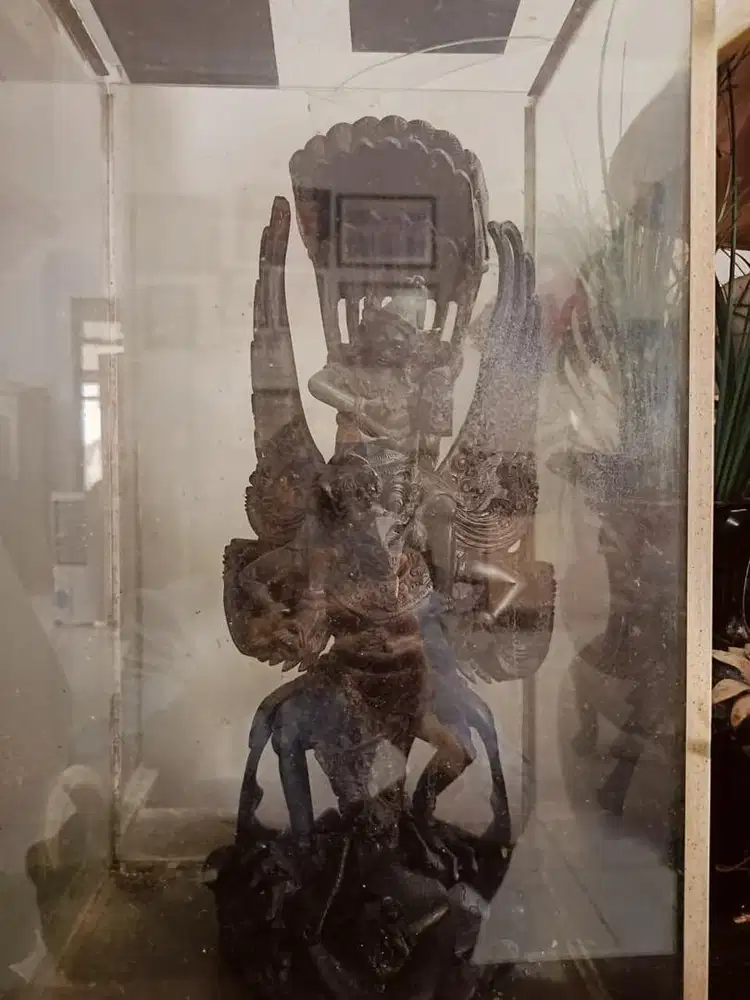 Patung Wisnu Garuda Khas Bali