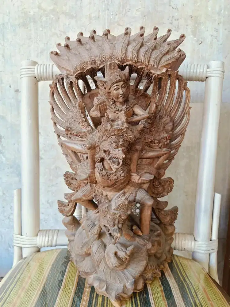 Patung Wisnu Garuda Khas Bali