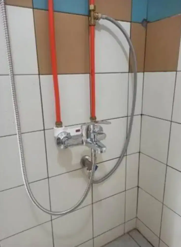 Weater heater ariston pemanas air shwor listrik