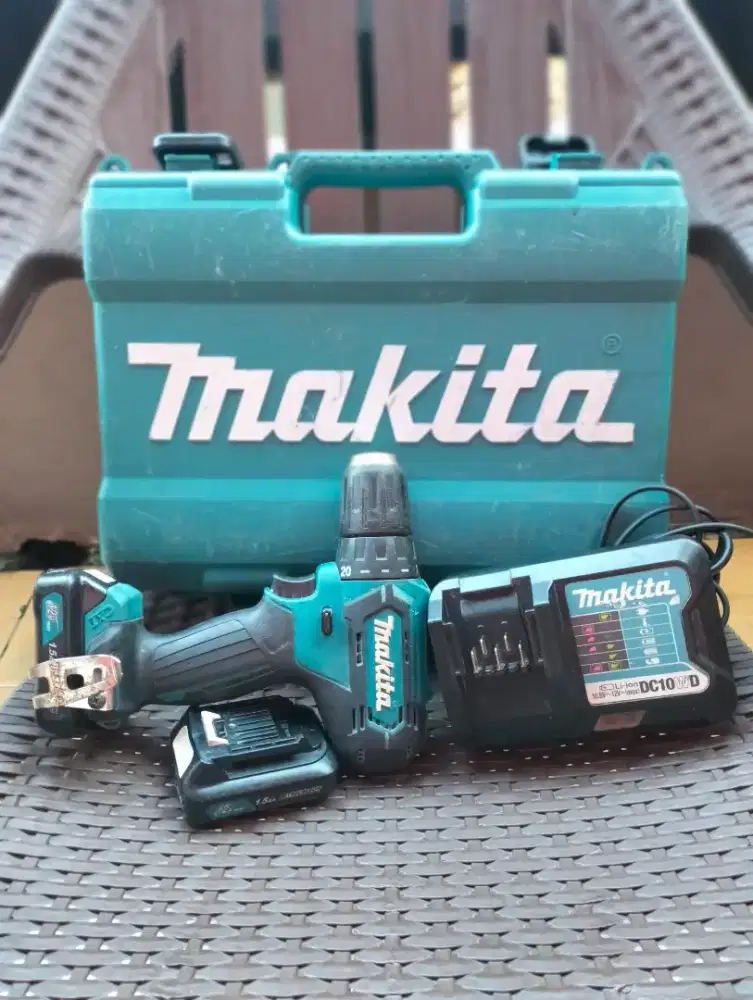 Mesin Bor Baterai MAKITA DF333D