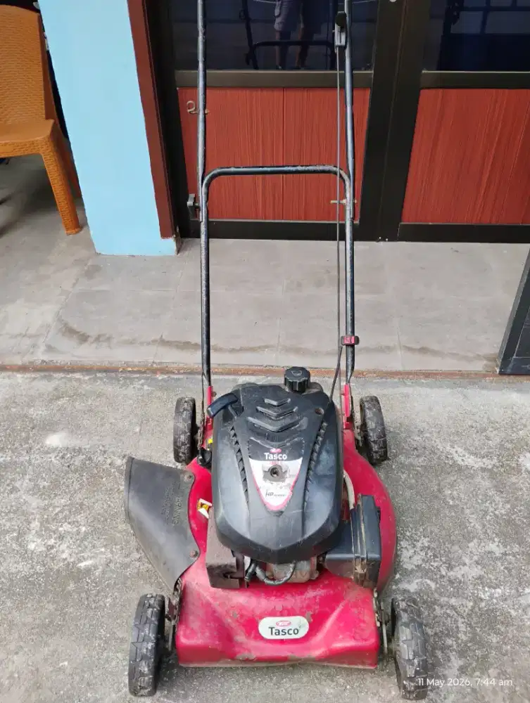 Mesin Potong Rumput Dorong
